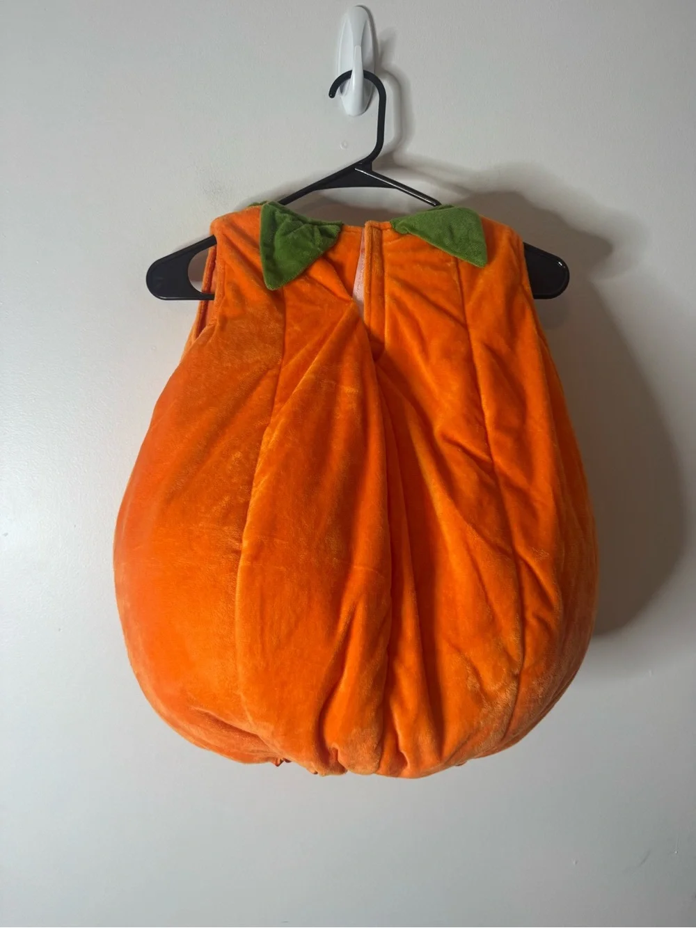 Pottery Bark Kids Glow-in-the-Dark Pumpkin Halloween Costume 4-6 - Picture 8 of 9